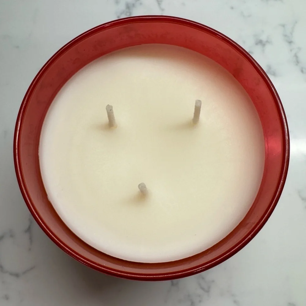 Bath and Body Works The Perfect Christmas Decorative Bow Lid 3 Wick Candle 2025 - Picture 4 of 8